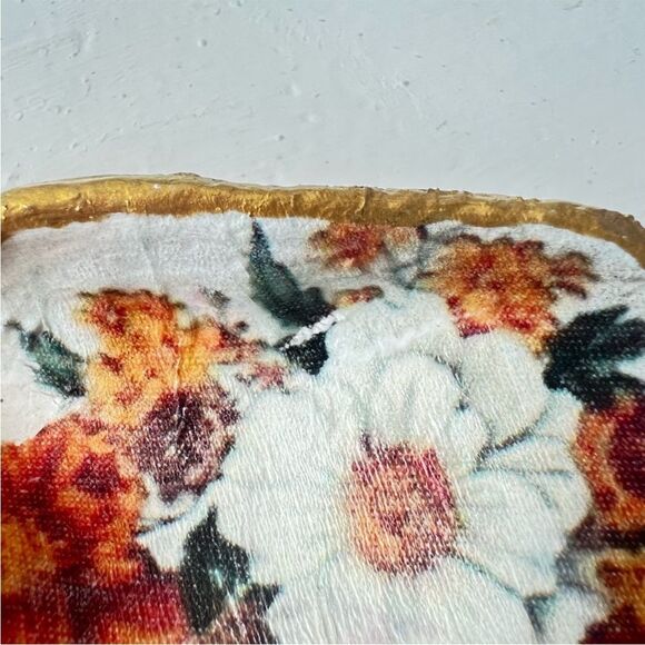 NWT Floral Gold 4” Decorative Oyster Shell Trinket Dish - Picture 3 of 3